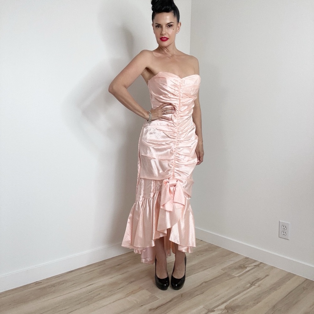 Vintage 80s Elegant Pink Strapless Dress